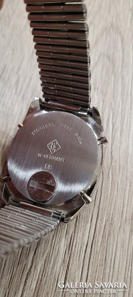 Men's watch with retro eeb alarm function.