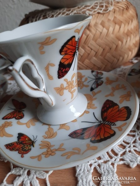 Sok pillangos  porcelán kávés csészék aljukkal, 1 db 2500 ft