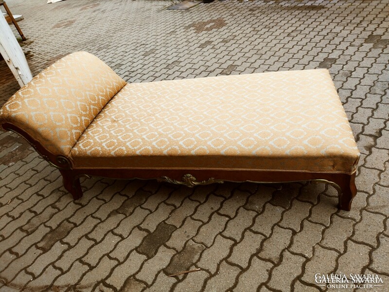 Contemporary baroque swan couch / sofa / bed / sofa, decorated with carvings, restored, 19th c.