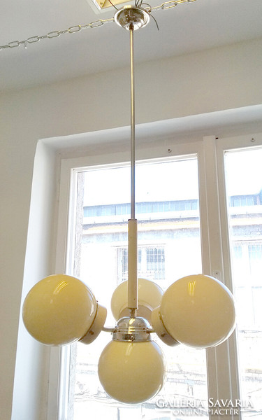 Bauhaus - art deco - streamline 3-arm, 4-burner nickel-plated chandelier renovated - cream-colored spherical shades