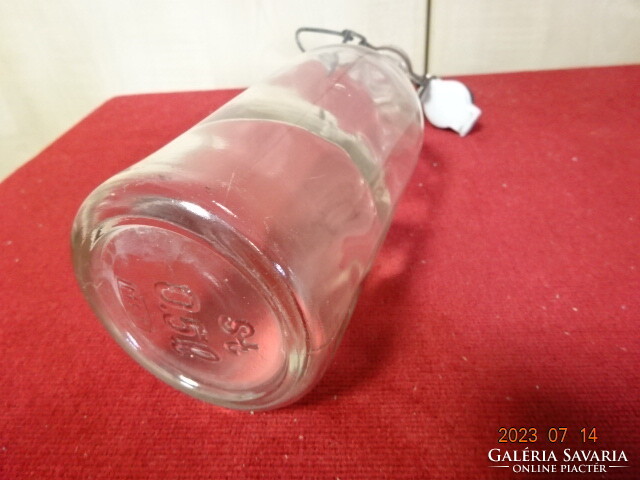 Antik fehér üvegű csatos üveg, 0,5 literes. Jókai.