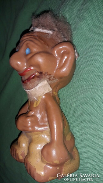 Old tobacconist target shooting 4 sticks vinyl troll toy figure rarity 13 cm as shown in the pictures