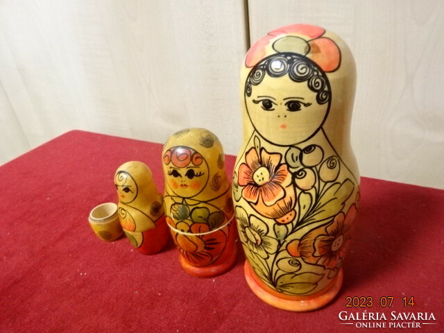 Russian matryoshka dolls, three complete, the largest height is 15.5 cm. Jokai.