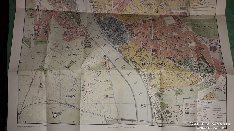 : Budapest map with house numbers and streets and squares .. According to the pictures