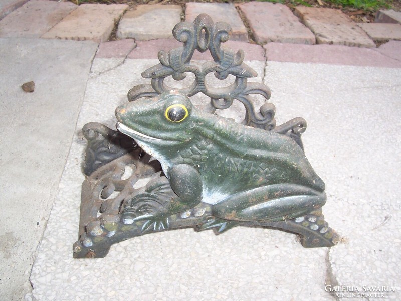 Frog-shaped wall sprinkler pipe (slag) holder for sale