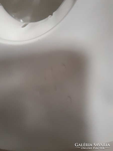 Nagy Fehér Herendi porcelán dombornyomott, áttört fedeles váza