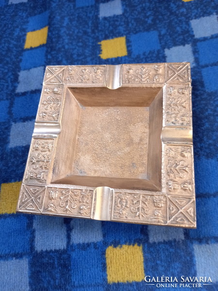 Massive old copper ashtray (11x16.5x2 cm)