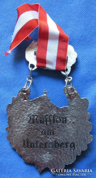 Tura memorial medallion 1978, on ribbon, 7 x 6.8 Cm