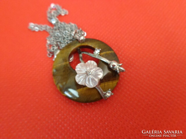 Tiger's eye flower decorative pendant and chain