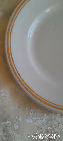 Zsolnay 19 cm arany csíkos tányér