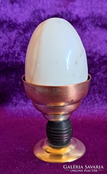 Marble mineral egg in an antique egg holder (l3892)