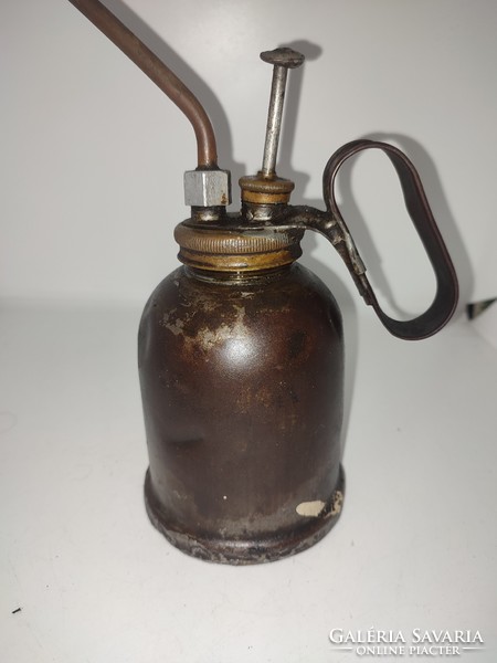 Antique oiling can