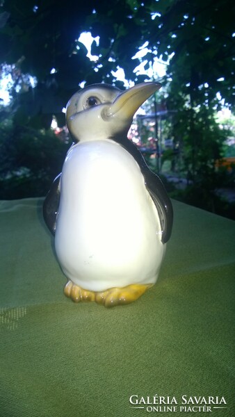 Goebel penguin figurine bushing is a flawless ornament