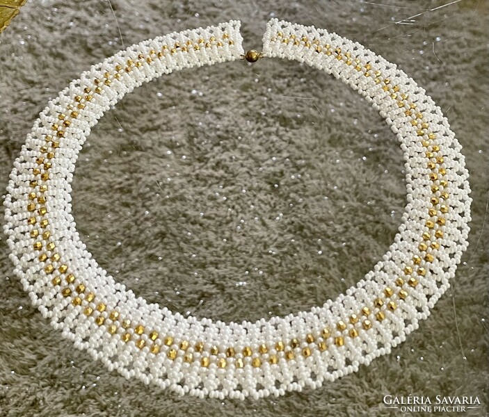 Fehér arany színű modern gyöngygallér fűzött nyakék alkalmi ékszer esküvőre