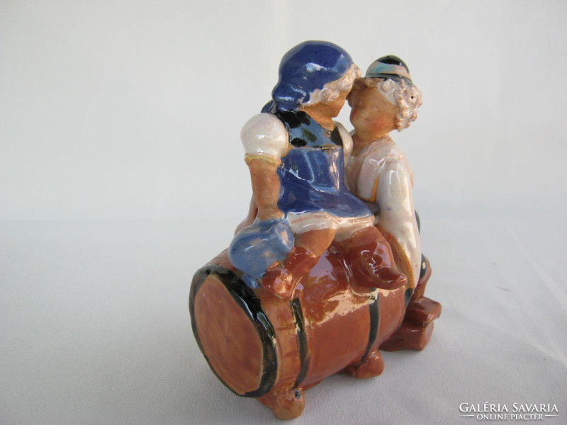 Romantic couple in Szécs ceramics