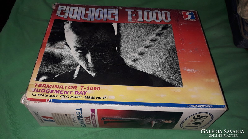 Retro TERMINATOR -T 1000 MAKETT FIGURA SZUPER ÉLETHŰ ROBERT PATRICK 40 CM dobozával a képek szerint