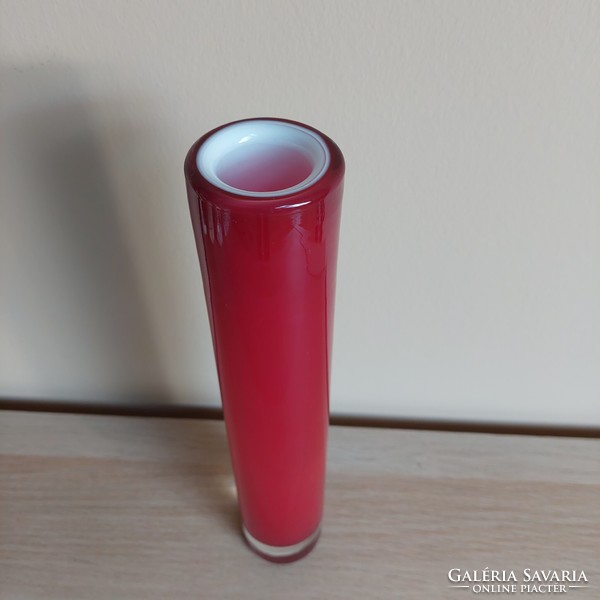 Modernista vörös fehér színű üveg csőváza