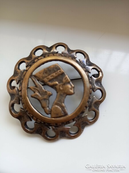 Vintage Egyptian regi kituzo brooch