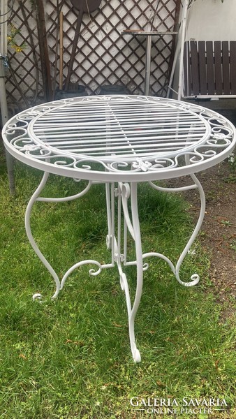 Garden metal table