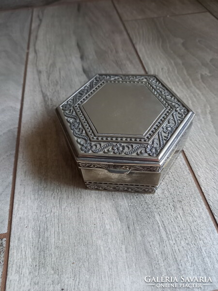 Pazar régi hatszögű ezüstözött ékszertartó doboz (11,3x10,5x5 cm)