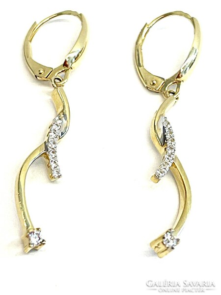 Yellow gold dangling earrings with zircon stones