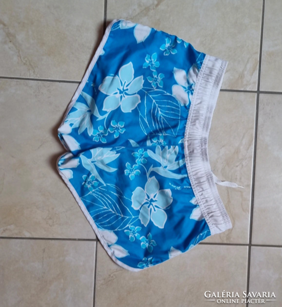 Flawless floral shorts s size