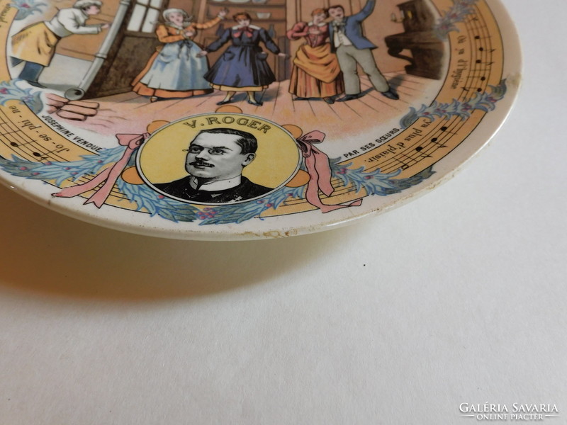 Sarreguemines antique plate xix. Century - a scene from Victor Roger's comic opera