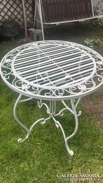 Garden metal table