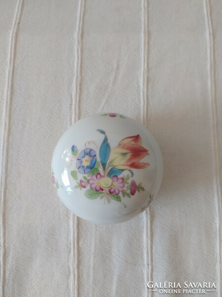Herendi - bonbonier, hibátlan, szép kézi festésű virág dekorjával, 10 cm