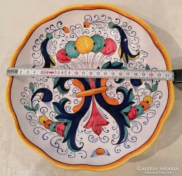 Olasz, kézzel festett kerámia tányér és gyertyatartó