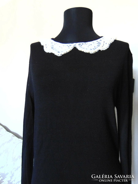 Black hoodie with beaded collar
