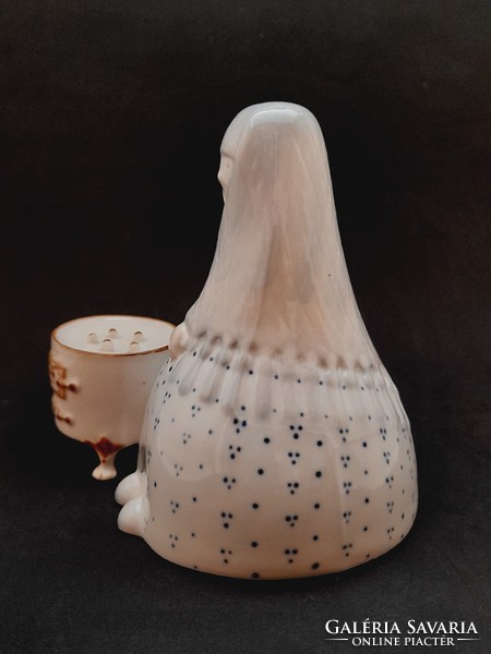 Aquincum aquazur gesztenyesütő porcelán figura, Ősz Szabó Antónia, 15 cm
