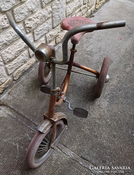 Antik hàrm kerekű bicigli ,kerèkpàr .