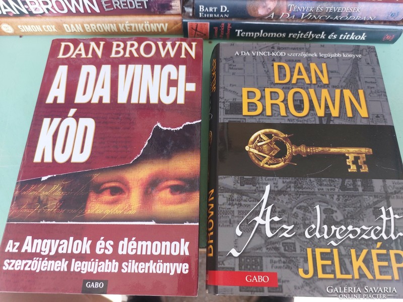 Dan Brown és Da Vinci könyvek 14 darab. 12900.-Ft.