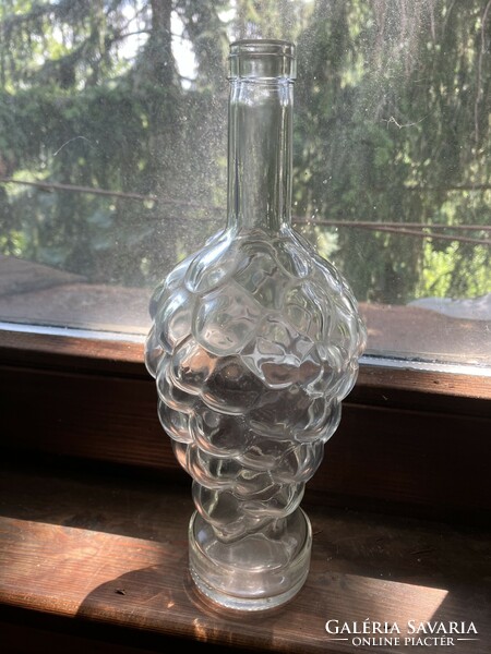 Szőlőfürt alakú üveg