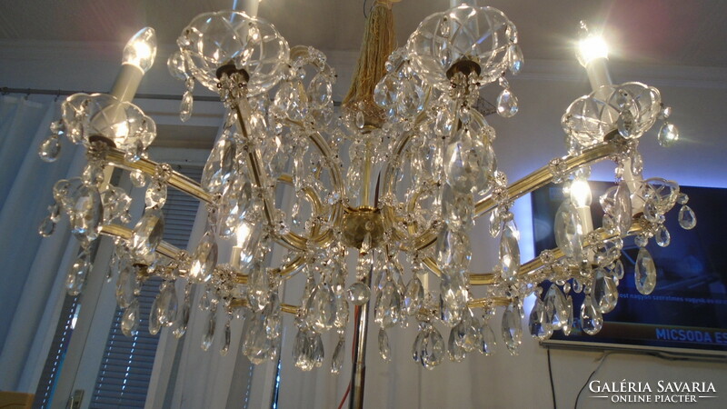 A beautiful huge antique crystal chandelier with 12 arms, complete and flawless, can be installed immediately