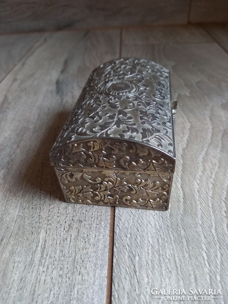 Pazar régi ezüstözött ékszertartó doboz II. (10,5x7x5,5 cm)