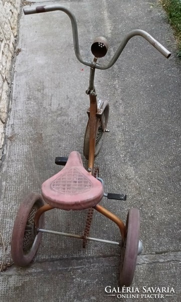 Antique three-wheel bicycle, pair of wheels.