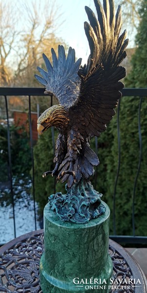 Flying eagle - large bronze sculpture artwork