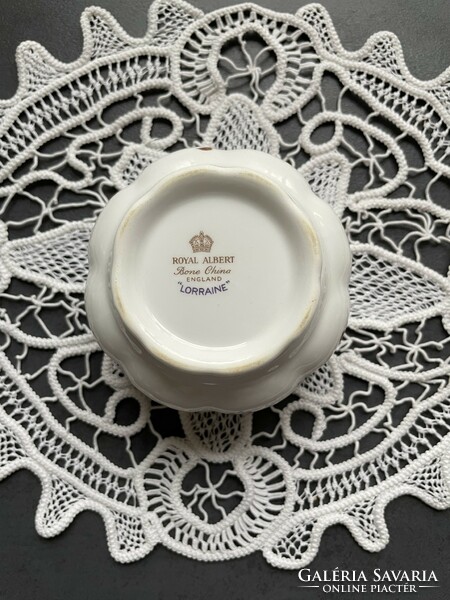 A wonderful Royal Albert Lorraine English bone china sugar bowl