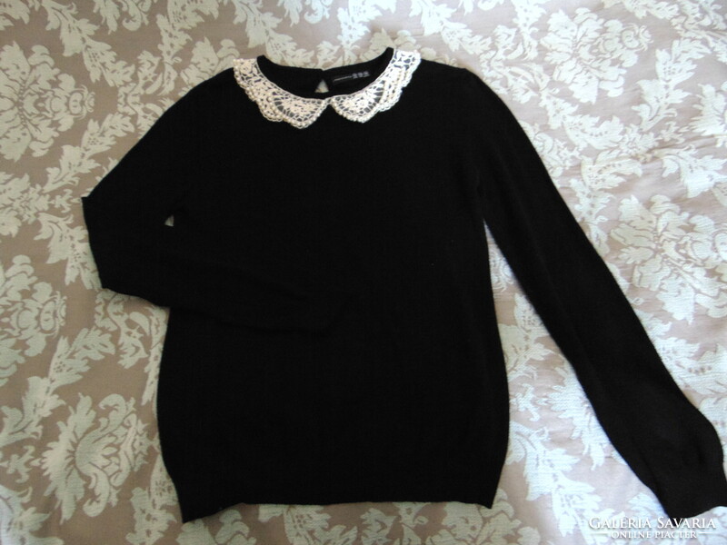 Black hoodie with beaded collar