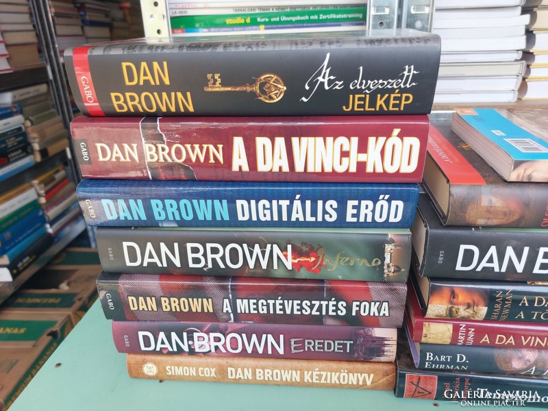 Dan Brown és Da Vinci könyvek 14 darab. 12900.-Ft.