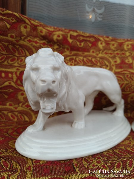 Porcelain lions