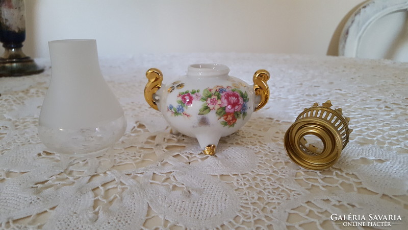 Small floral, gilded porcelain kerosene lamp