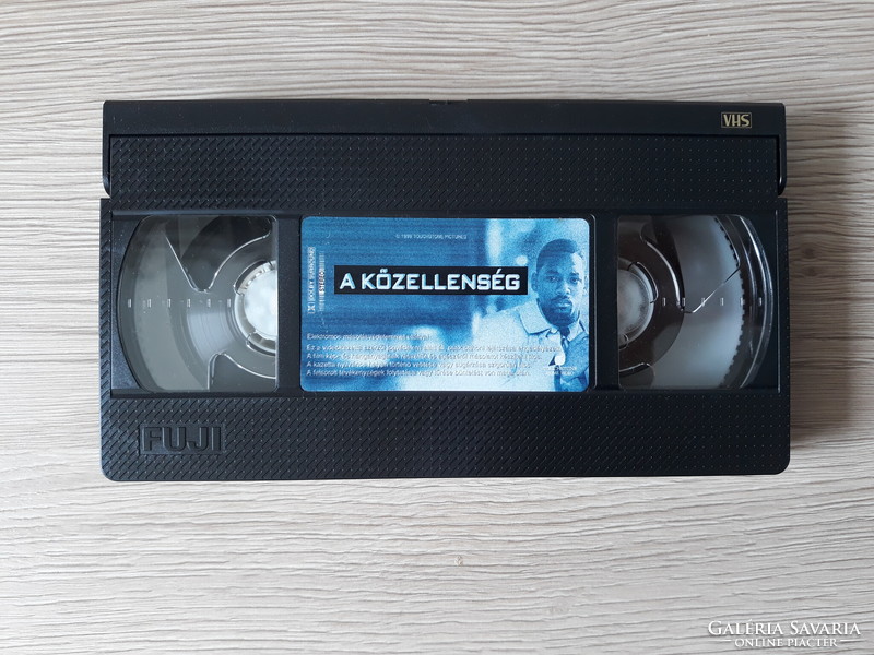 A közellenség (film, VHS)