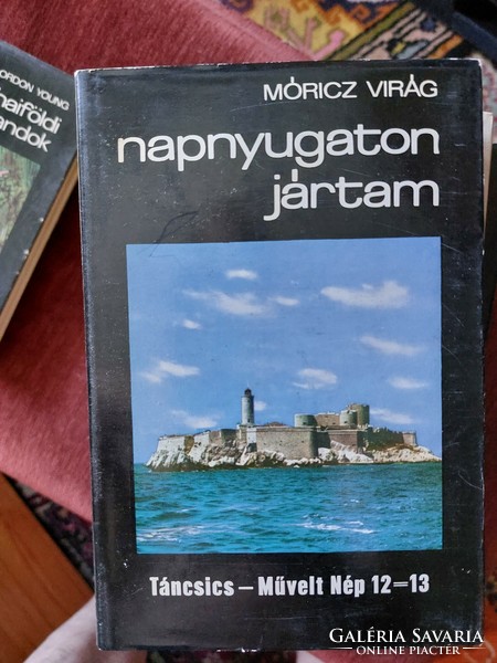 13 pieces of travel books from the 1970s