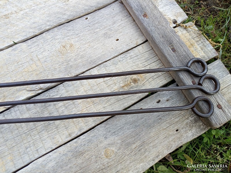 Old, wrought iron tobacco leaf holder 