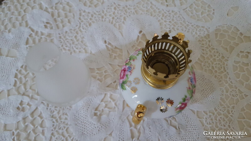 Small floral, gilded porcelain kerosene lamp