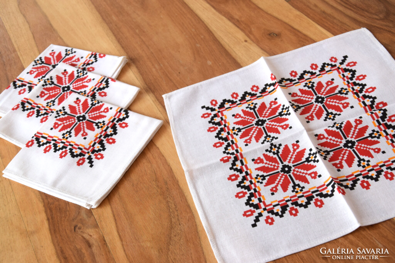 Never used old folk traditional napkin set 4 pcs 28 x 28 cm