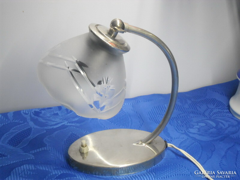 Art deco table lamp with tilting head